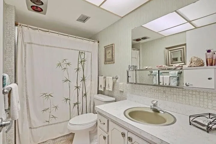 501 LAKE SHORE DRIVE #206 Lake Park, FL 33403