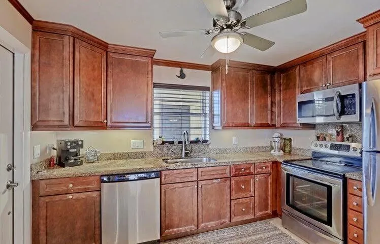 501 LAKE SHORE DRIVE #206 Lake Park, FL 33403