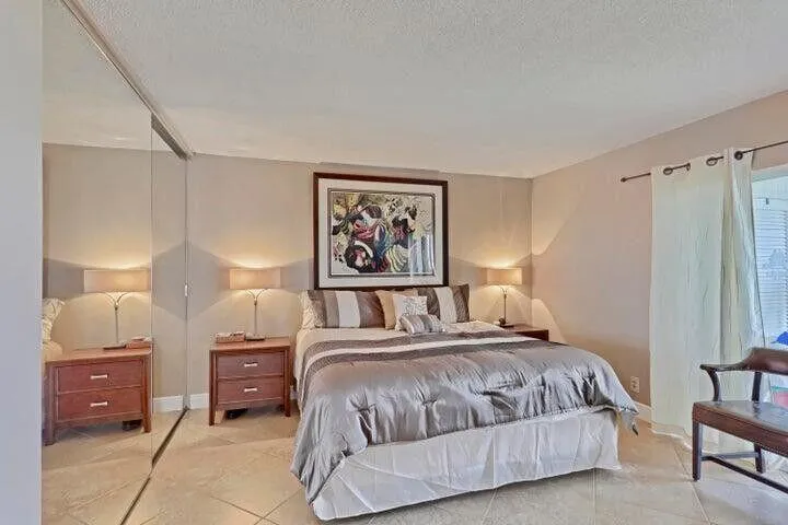 501 LAKE SHORE DRIVE #206 Lake Park, FL 33403