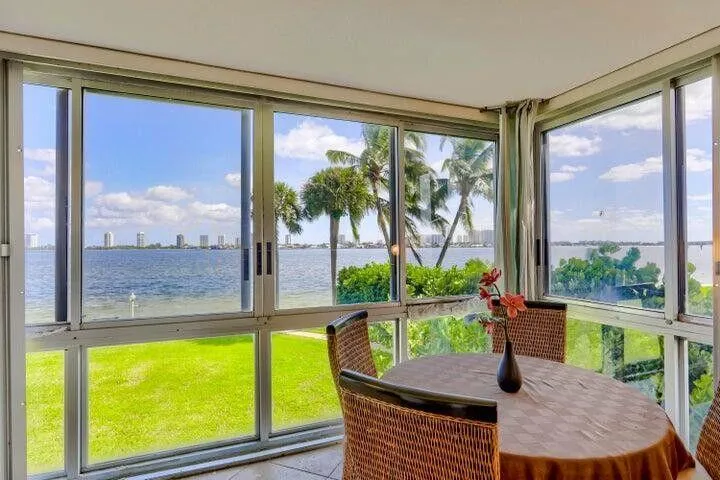 501 LAKE SHORE DRIVE #206 Lake Park, FL 33403