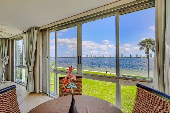 501 LAKE SHORE DRIVE #206 Lake Park, FL 33403