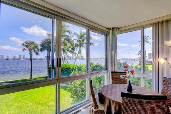 501 LAKE SHORE DRIVE #206 Lake Park, FL 33403