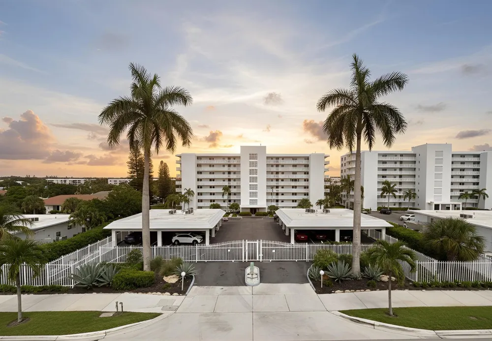 501 LAKE SHORE DRIVE #206 Lake Park, FL 33403