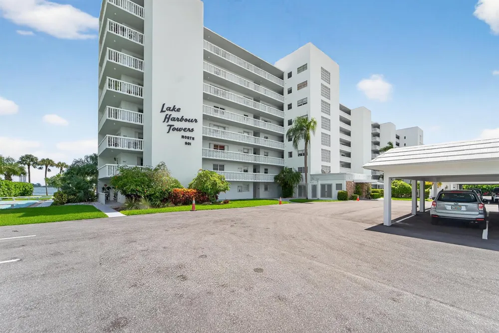 501 LAKE SHORE DRIVE #206 Lake Park, FL 33403