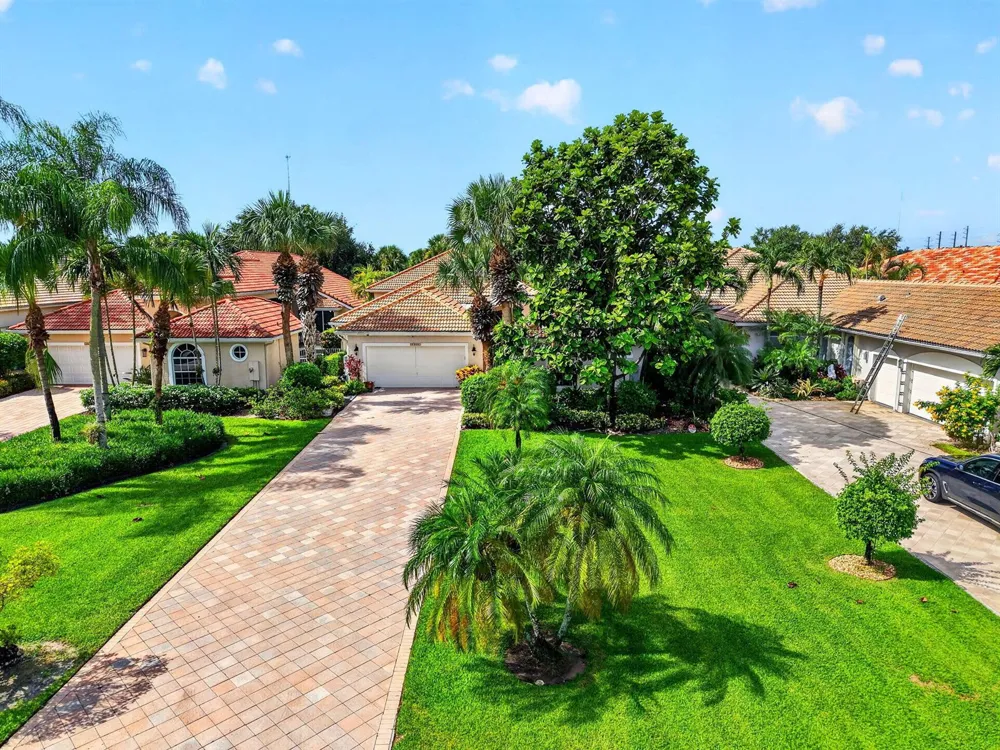 10694 Greenbriar Villa Drive Lake Worth, FL 33449