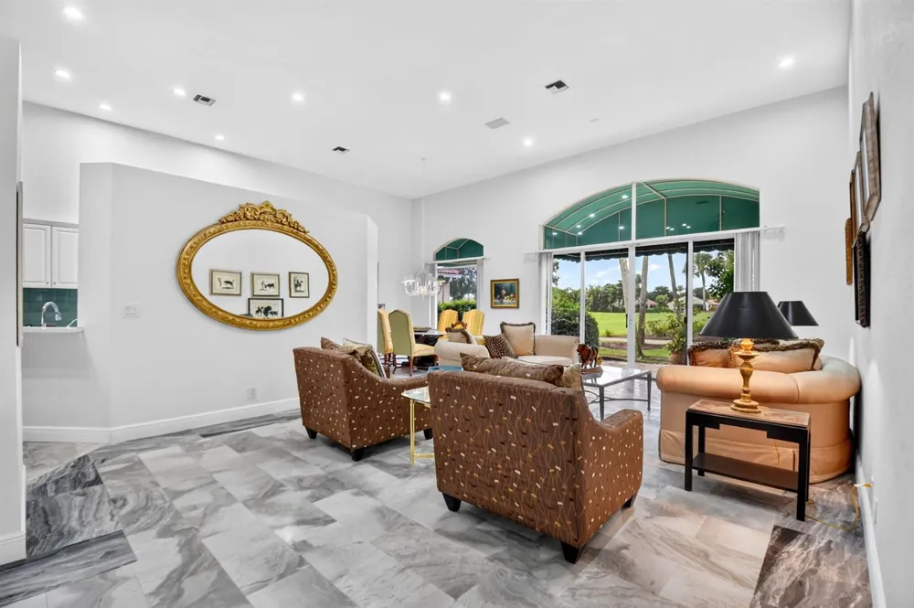 10694 Greenbriar Villa Drive Lake Worth, FL 33449