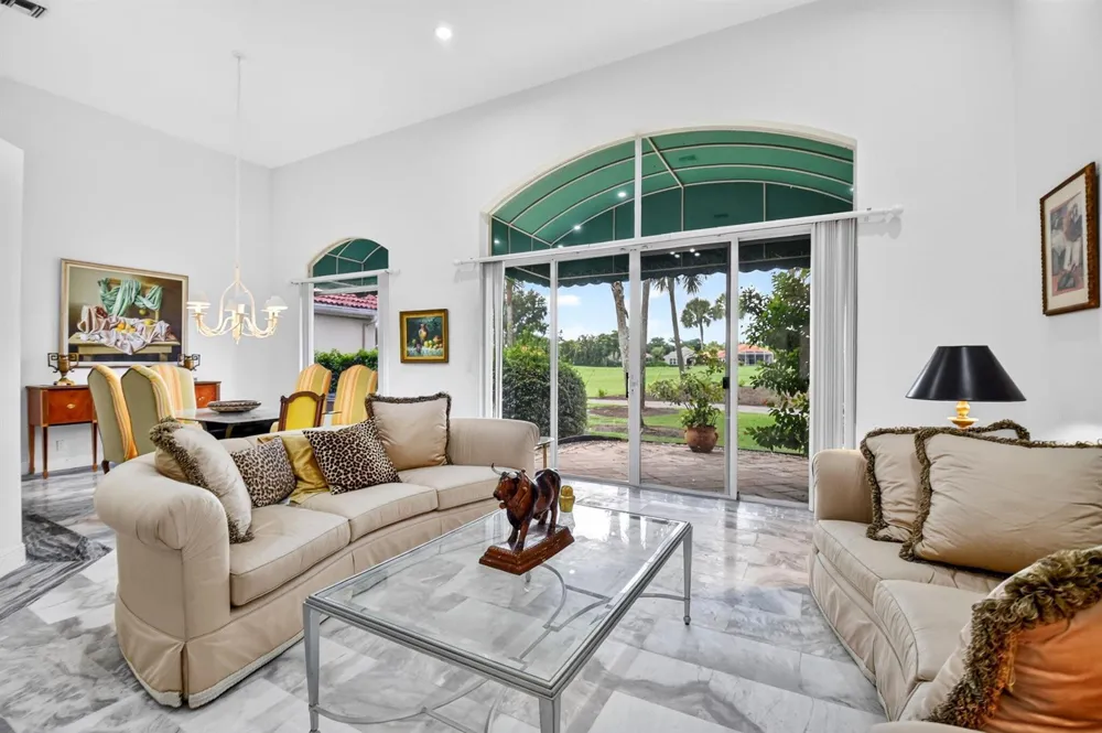 10694 Greenbriar Villa Drive Lake Worth, FL 33449