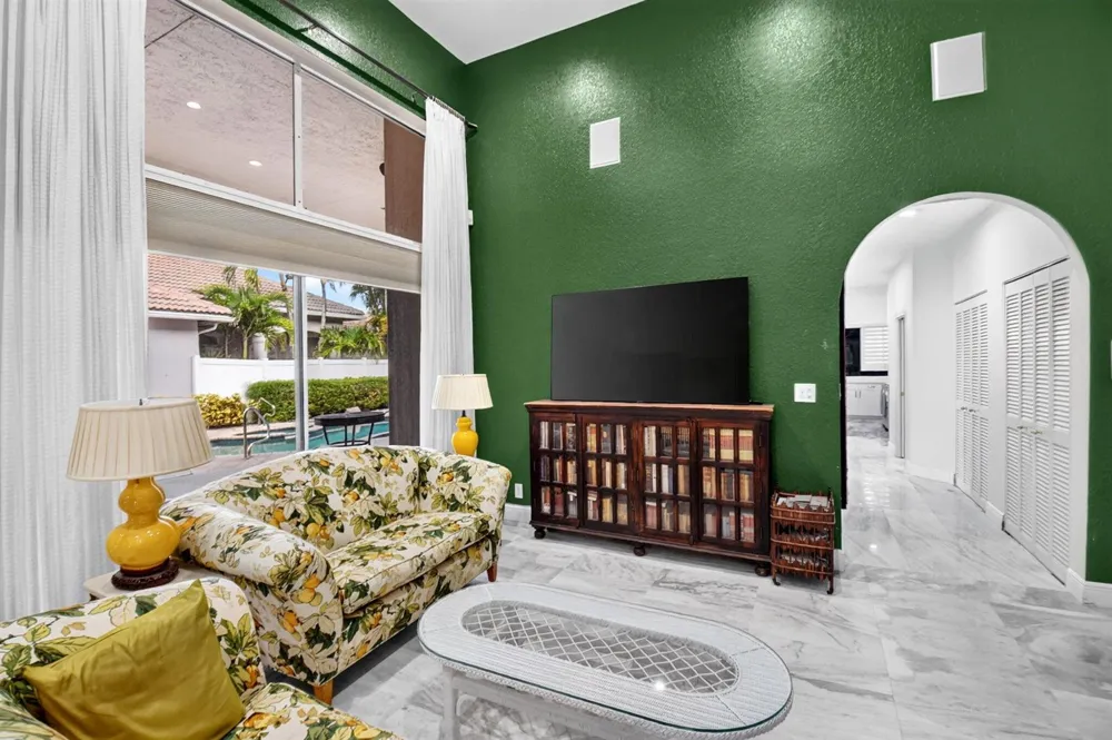 10694 Greenbriar Villa Drive Lake Worth, FL 33449