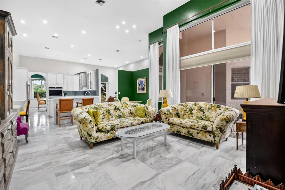 10694 Greenbriar Villa Drive Lake Worth, FL 33449