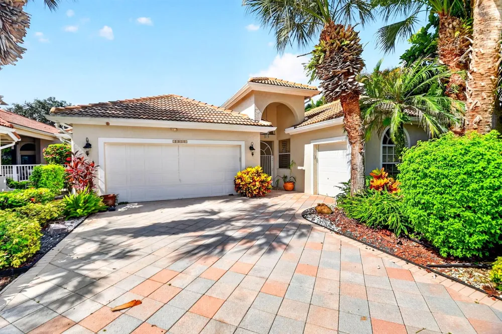 10694 Greenbriar Villa Drive Lake Worth, FL 33449