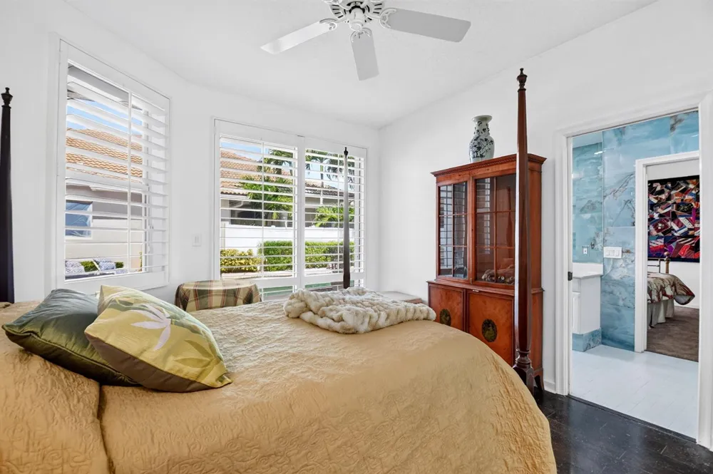 10694 Greenbriar Villa Drive Lake Worth, FL 33449