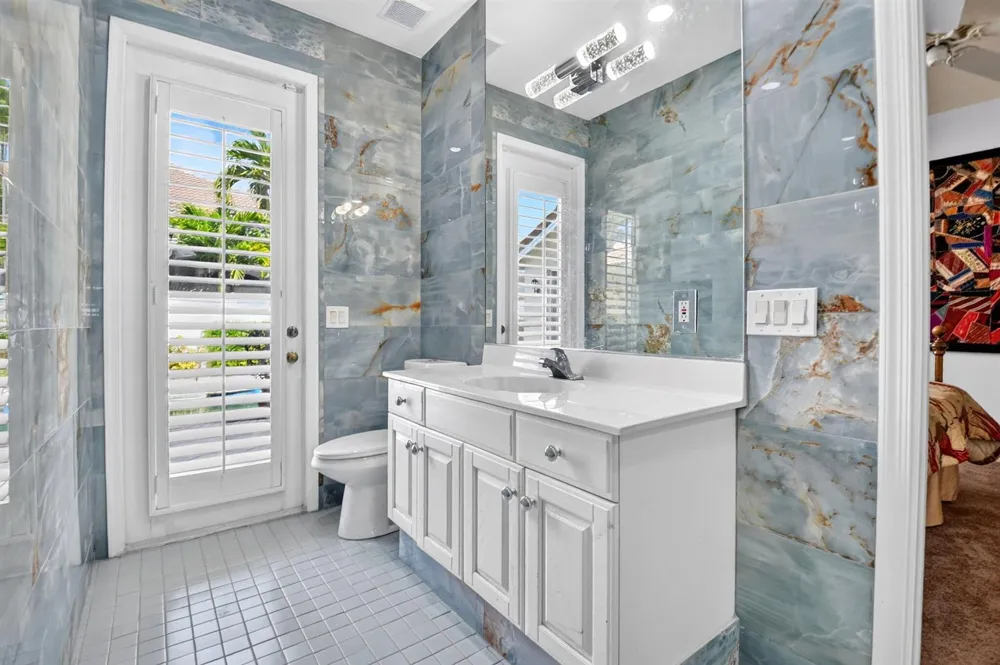 10694 Greenbriar Villa Drive Lake Worth, FL 33449
