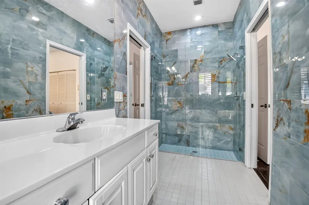 10694 Greenbriar Villa Drive Lake Worth, FL 33449