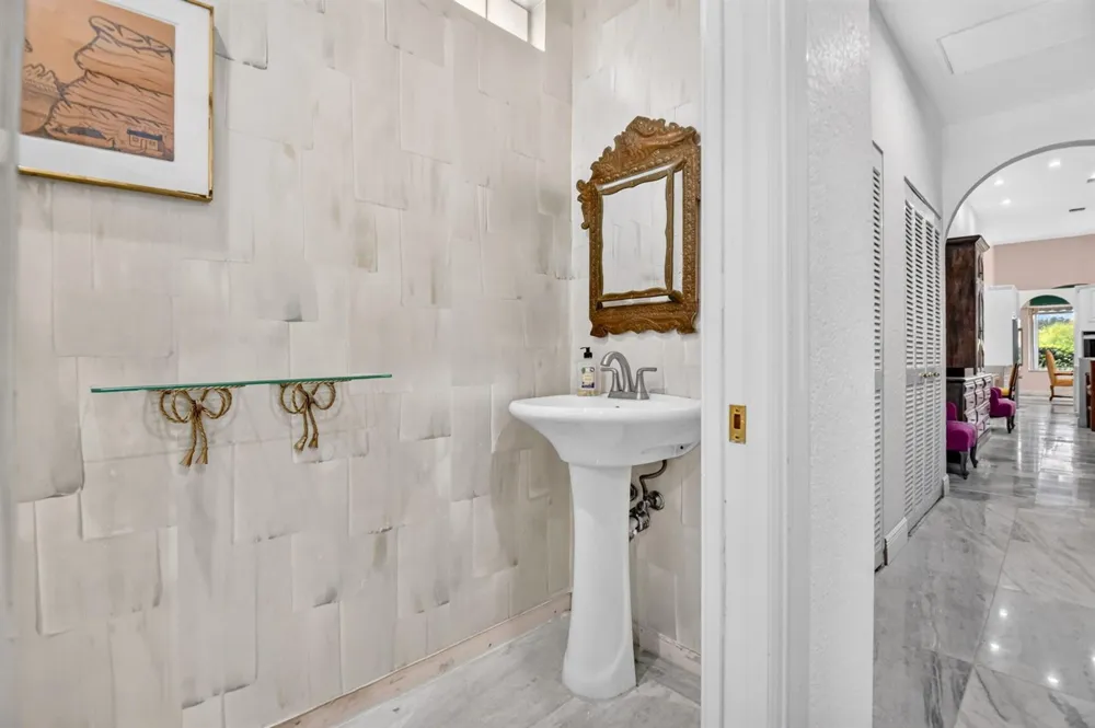10694 Greenbriar Villa Drive Lake Worth, FL 33449