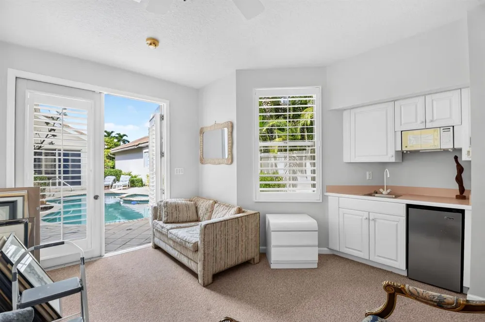 10694 Greenbriar Villa Drive Lake Worth, FL 33449