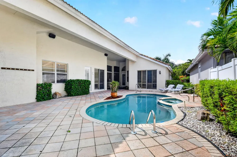 10694 Greenbriar Villa Drive Lake Worth, FL 33449