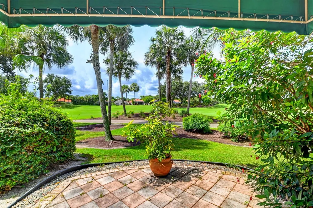 10694 Greenbriar Villa Drive Lake Worth, FL 33449