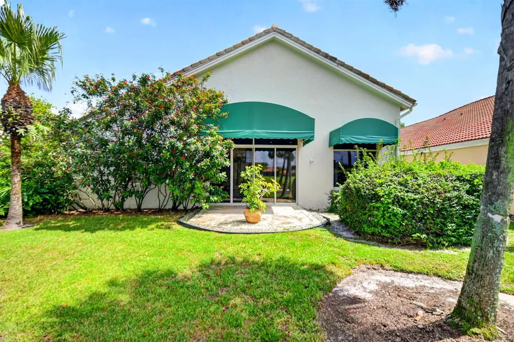 10694 Greenbriar Villa Drive Lake Worth, FL 33449