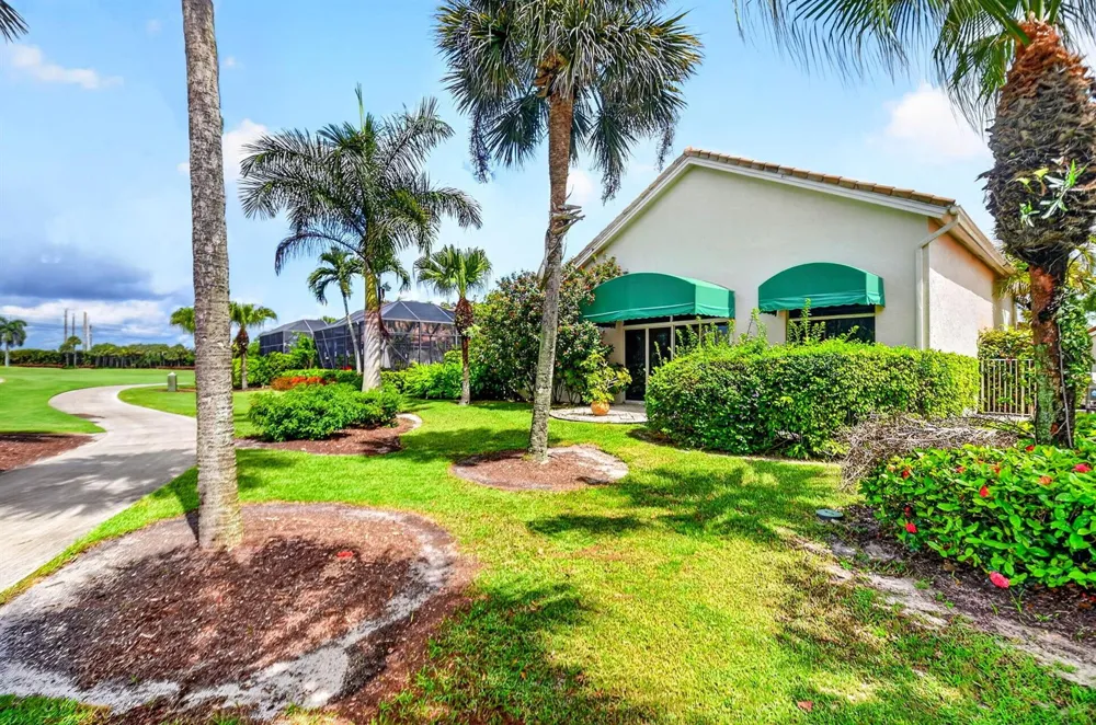 10694 Greenbriar Villa Drive Lake Worth, FL 33449