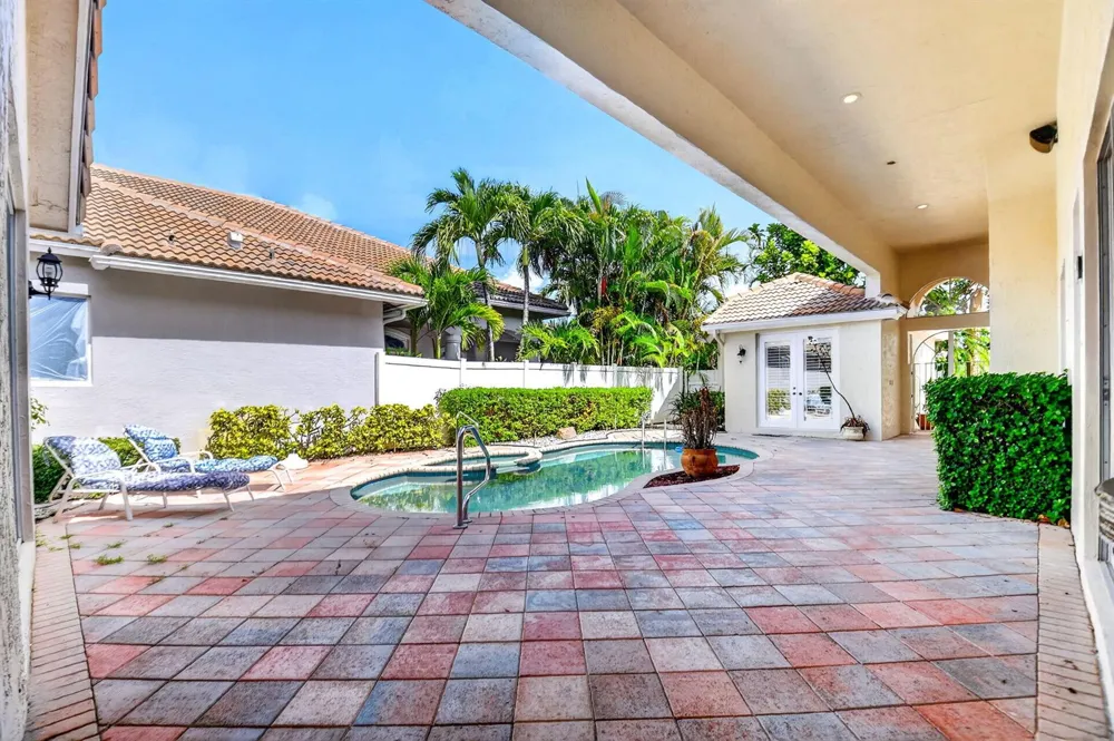10694 Greenbriar Villa Drive Lake Worth, FL 33449