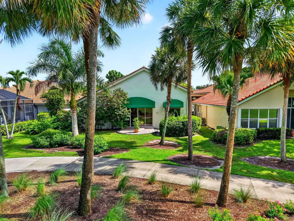 10694 Greenbriar Villa Drive Lake Worth, FL 33449