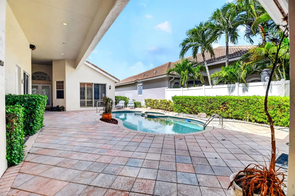 10694 Greenbriar Villa Drive Lake Worth, FL 33449