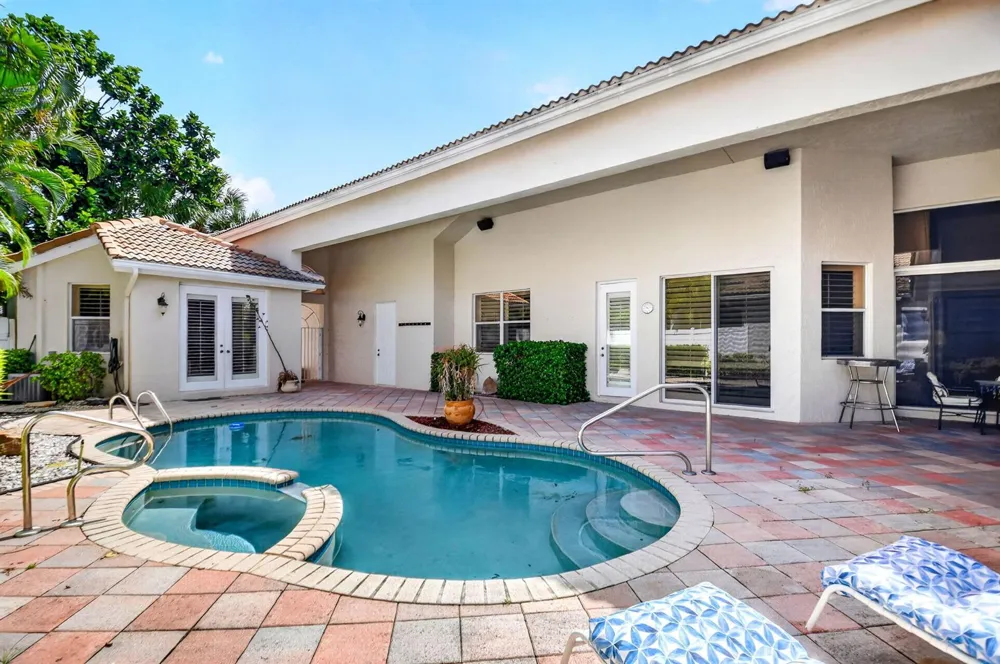 10694 Greenbriar Villa Drive Lake Worth, FL 33449