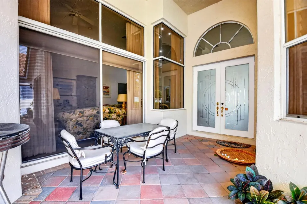 10694 Greenbriar Villa Drive Lake Worth, FL 33449