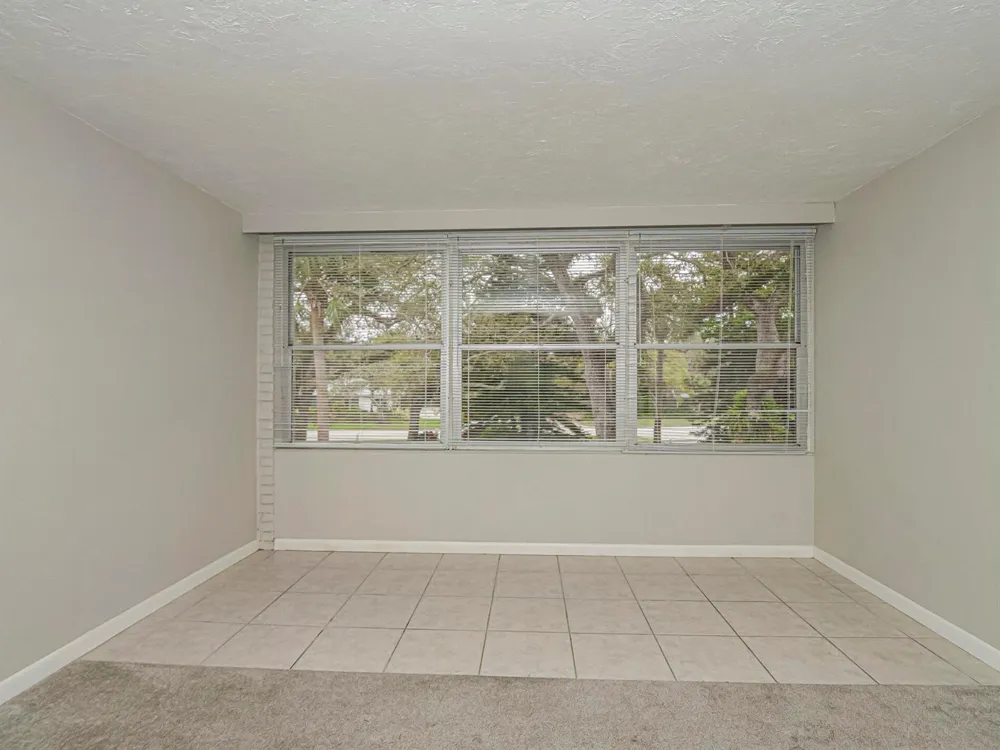 677 ROYAL PALM BOULEVARD #12 Vero Beach, FL 32960