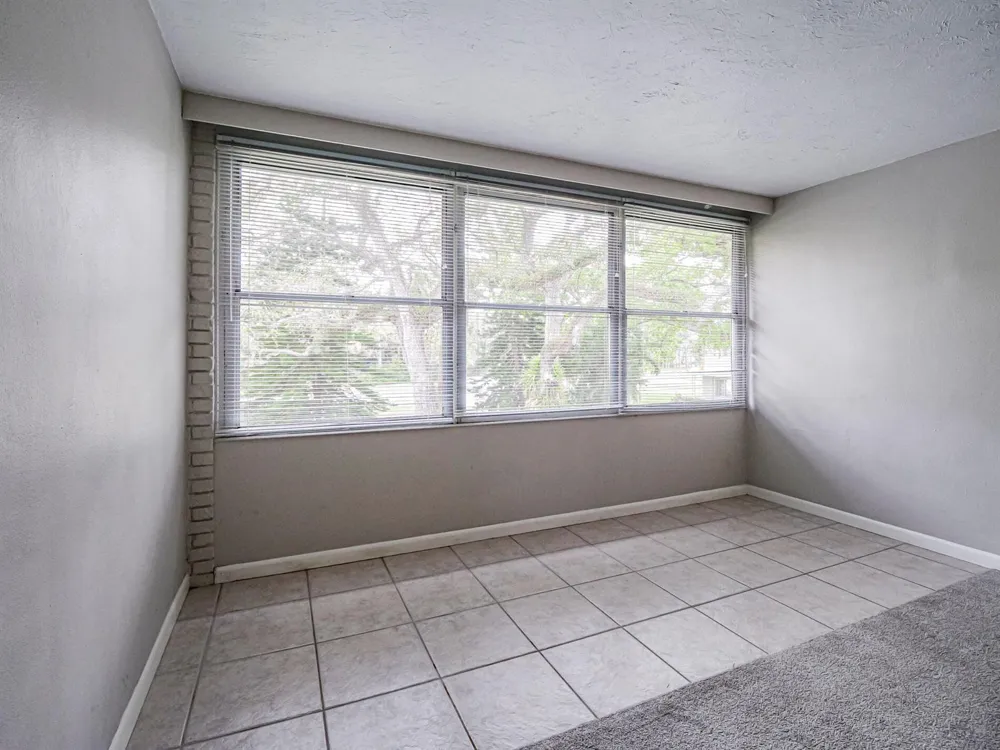 677 ROYAL PALM BOULEVARD #12 Vero Beach, FL 32960