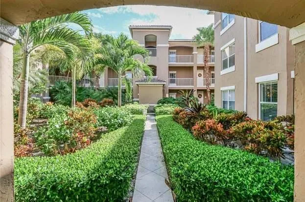 5080 Fairways Circle #G202 Vero Beach, FL 32967