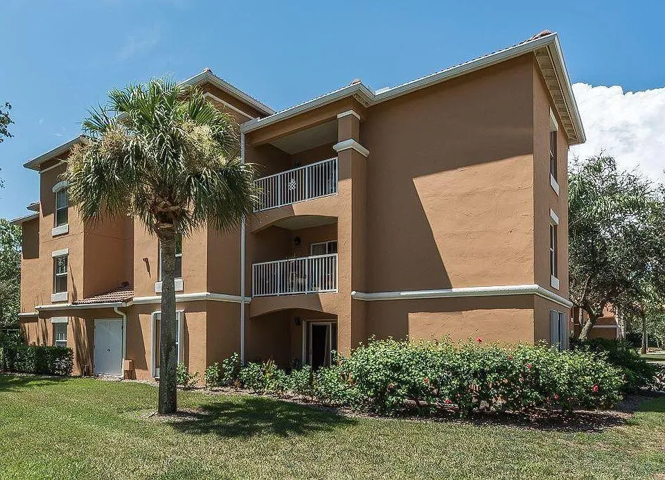 5080 Fairways Circle #G202 Vero Beach, FL 32967