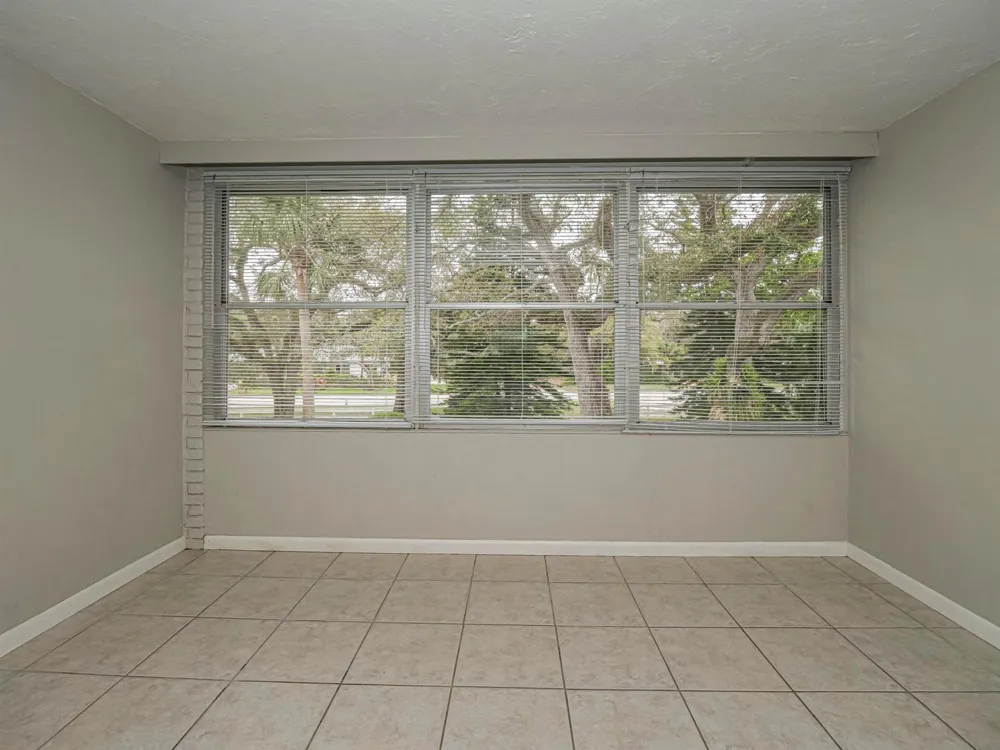 677 ROYAL PALM BOULEVARD #12 Vero Beach, FL 32960