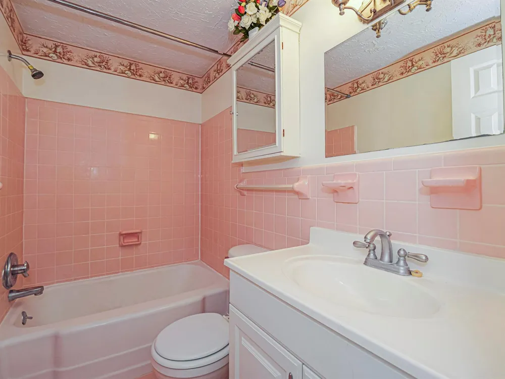 677 ROYAL PALM BOULEVARD #12 Vero Beach, FL 32960