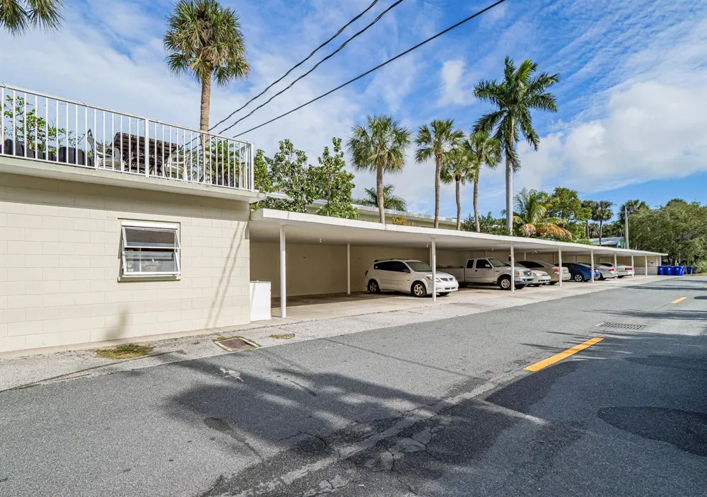 677 ROYAL PALM BOULEVARD #12 Vero Beach, FL 32960