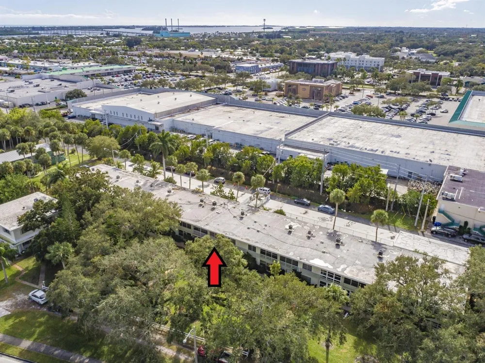 677 ROYAL PALM BOULEVARD #12 Vero Beach, FL 32960