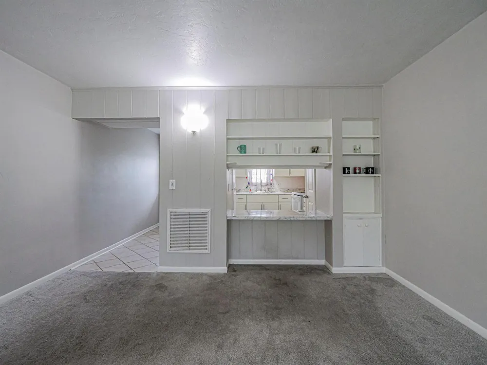 677 ROYAL PALM BOULEVARD #12 Vero Beach, FL 32960