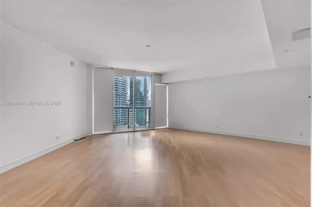 475 Brickell Ave #2508 Miami, FL 33131