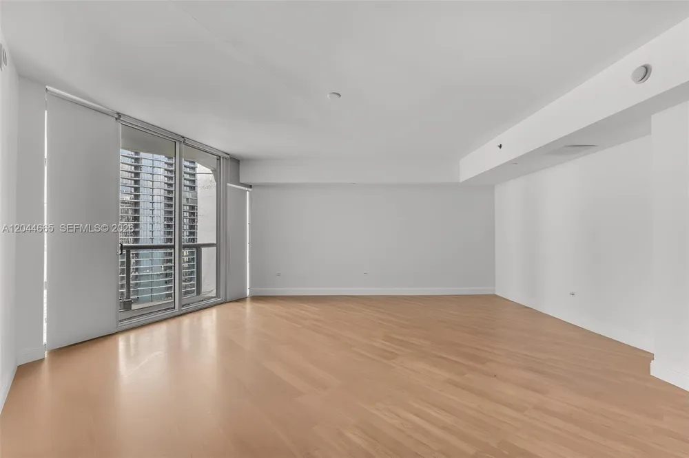 475 Brickell Ave #2508 Miami, FL 33131