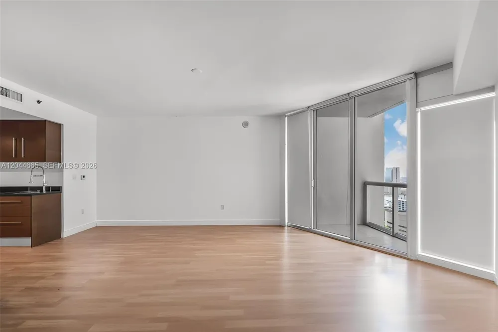 475 Brickell Ave #2508 Miami, FL 33131