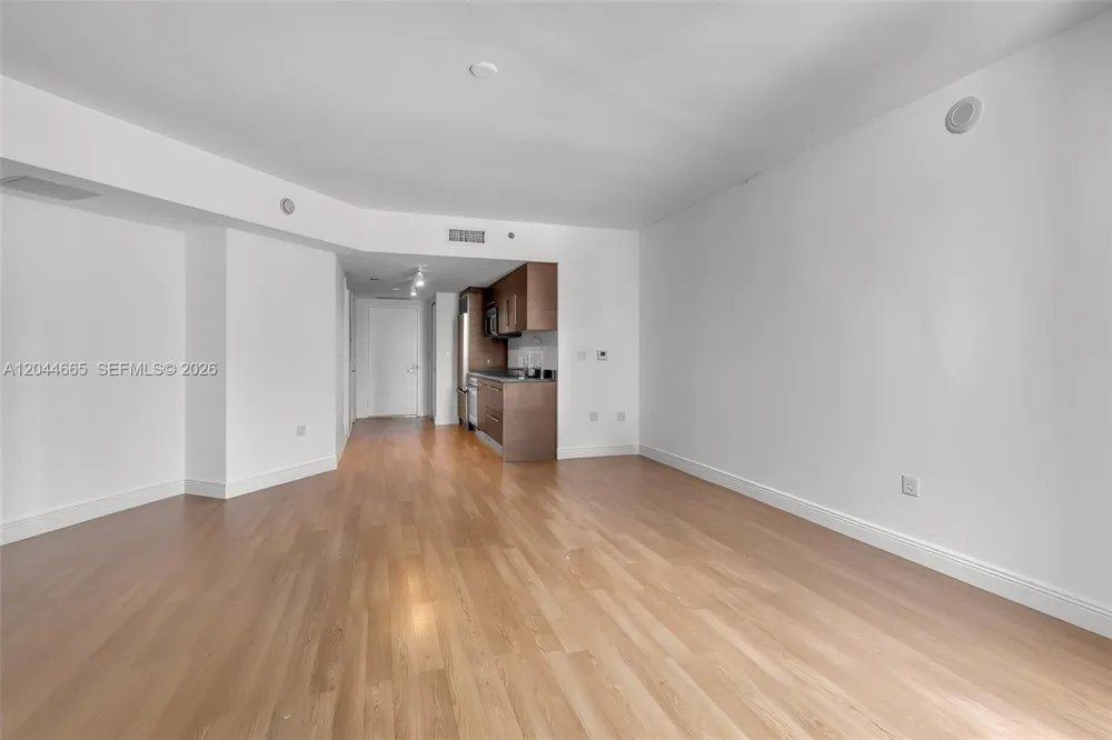 475 Brickell Ave #2508 Miami, FL 33131