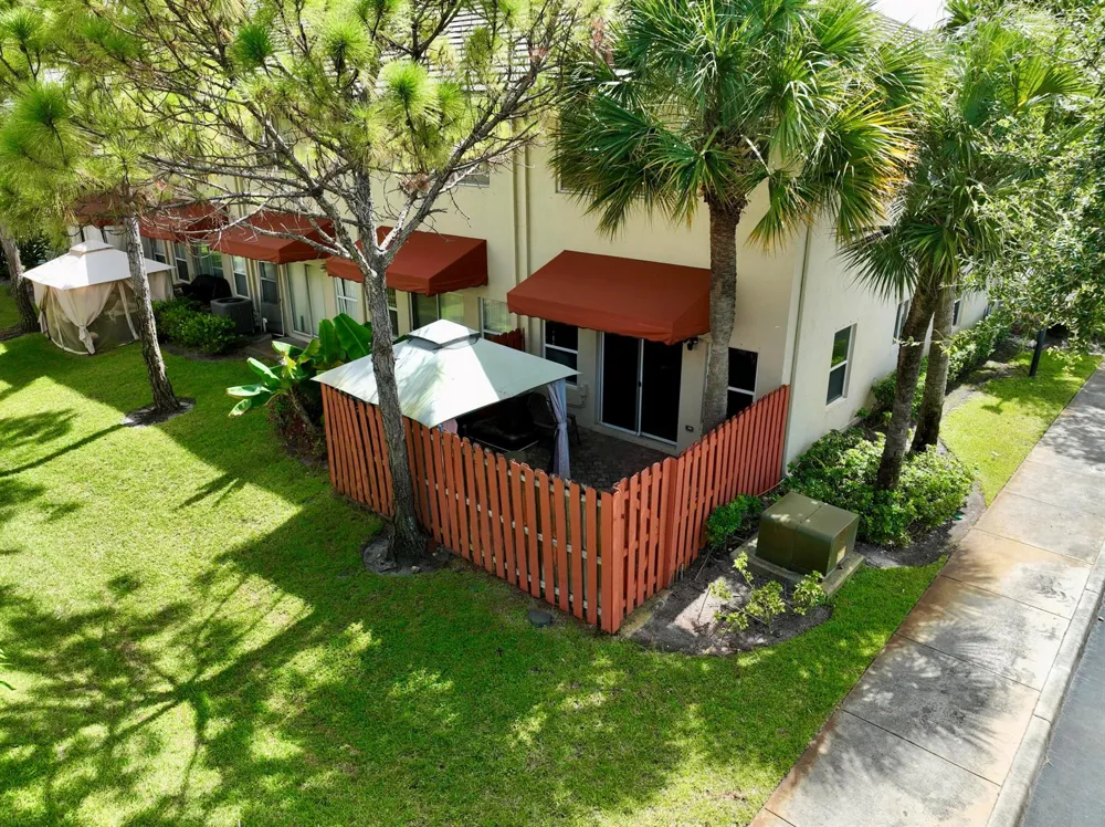 2952 NW 33RD LANE Lauderdale Lakes, FL 33311