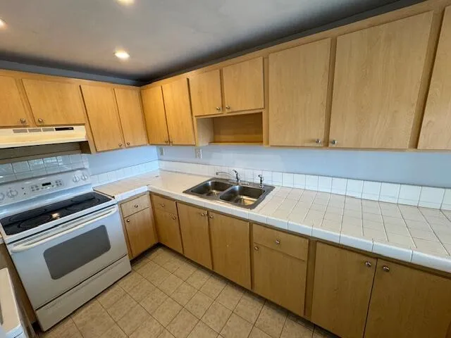 10000 NW 80th Court #2534 Hialeah Gardens, FL 33016