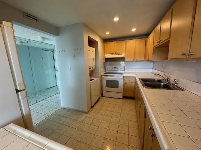 10000 NW 80th Court #2534 Hialeah Gardens, FL 33016