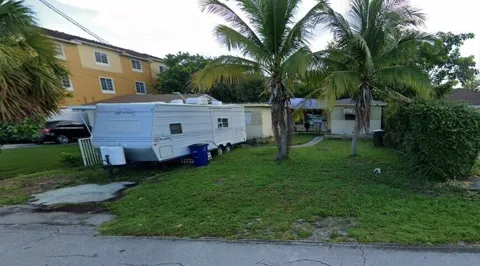 104 NW 3rd Avenue