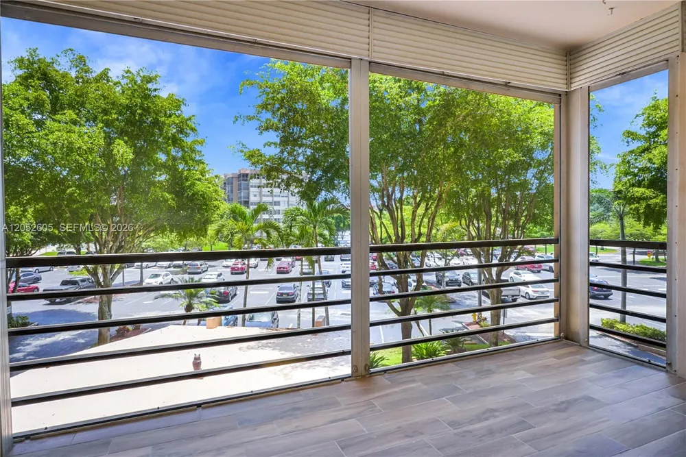 1400 Saint Charles Pl #317 Pembroke Pines, FL 33026