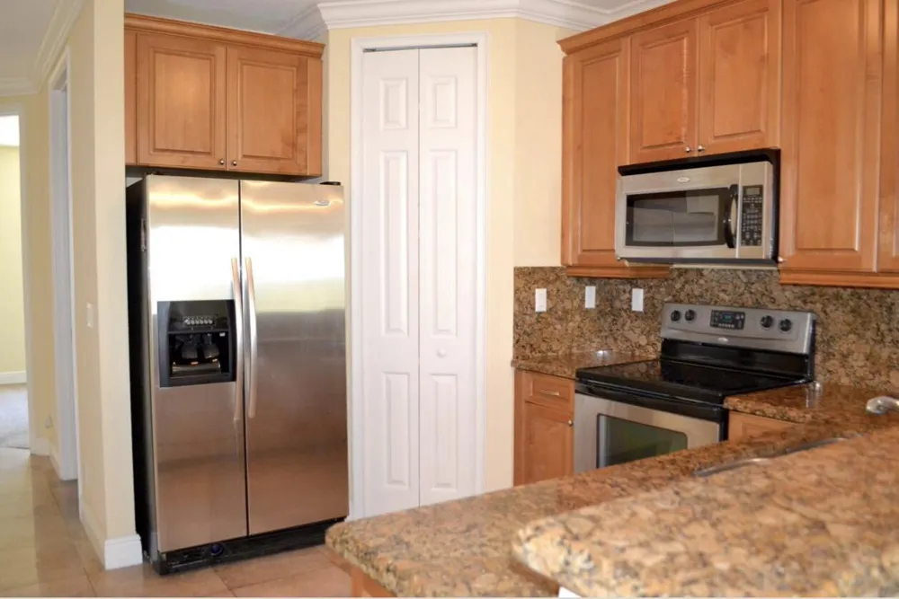 3042 WATERSIDE CIRCLE Boynton Beach, FL 33435