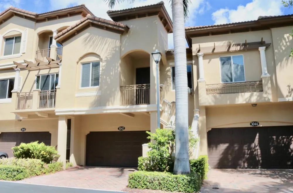 3042 WATERSIDE CIRCLE Boynton Beach, FL 33435