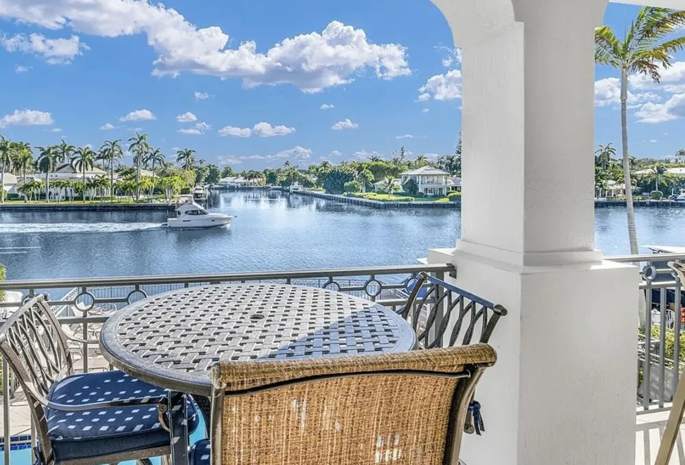 3042 WATERSIDE CIRCLE Boynton Beach, FL 33435