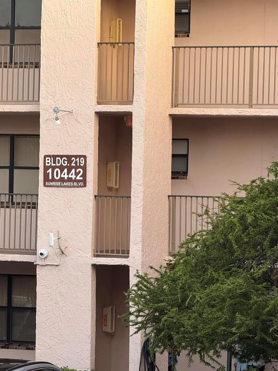 10442 Sunrise Lakes Boulevard #210 Sunrise, FL 33322